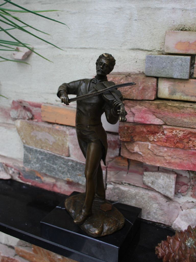 Bronzen Beeld - Violist - Miguel Fernando Lopez