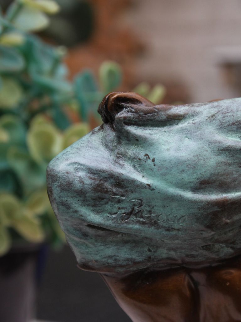 Bronzen Beeld - Uitkledende Vrouw #2