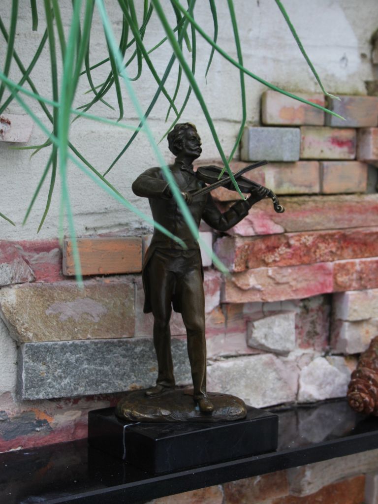 Bronzen Beeld - Violist - Miguel Fernando Lopez