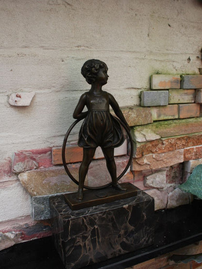 Bronzen Beeld - Kind met Hoepel