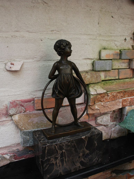 Bronzen Beeld - Kind met Hoepel