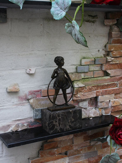 Bronzen Beeld - Kind met Hoepel
