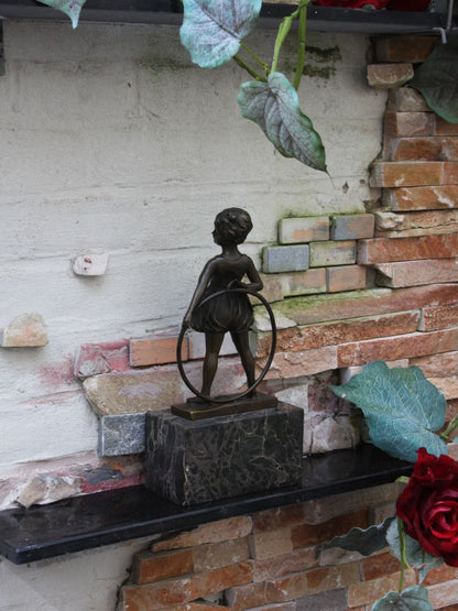Bronzen Beeld - Kind met Hoepel