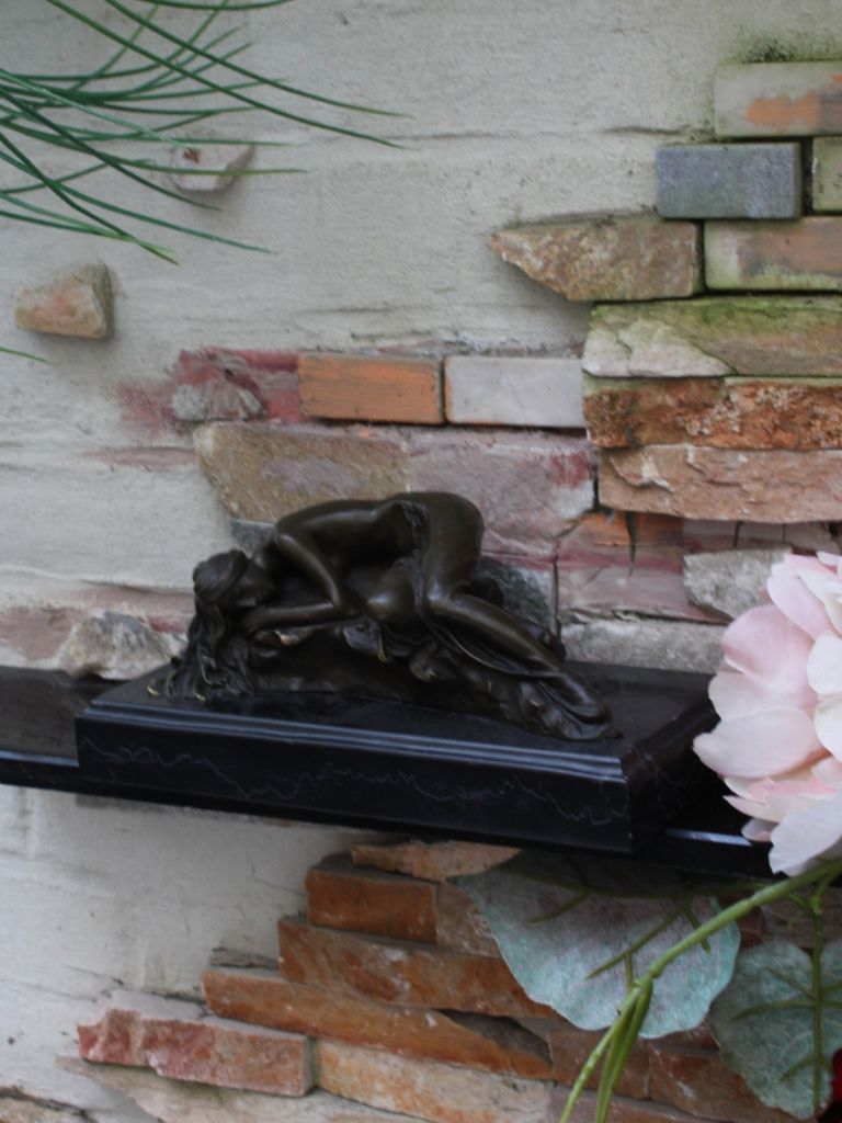 Bronzen Beeld - Liggende Vrouw