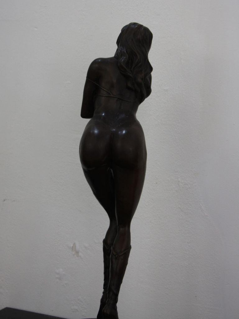 Bronzen Beeld - Naakte Staande Vrouw