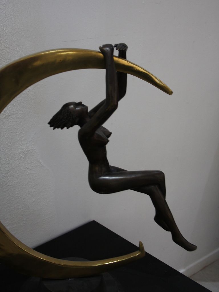Bronzen Beeld - Maandanser