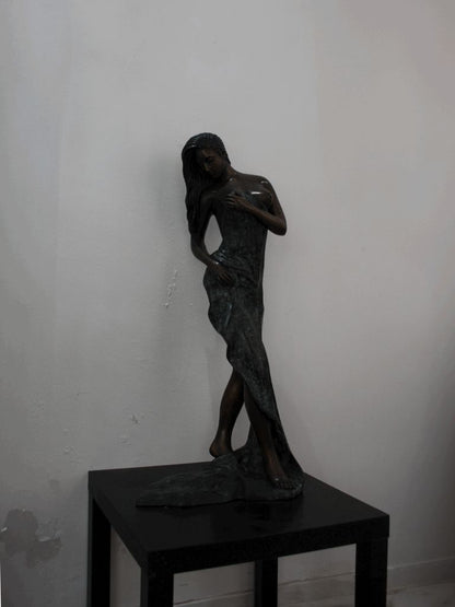 Bronzen Beeld - Vrouw met Jurk