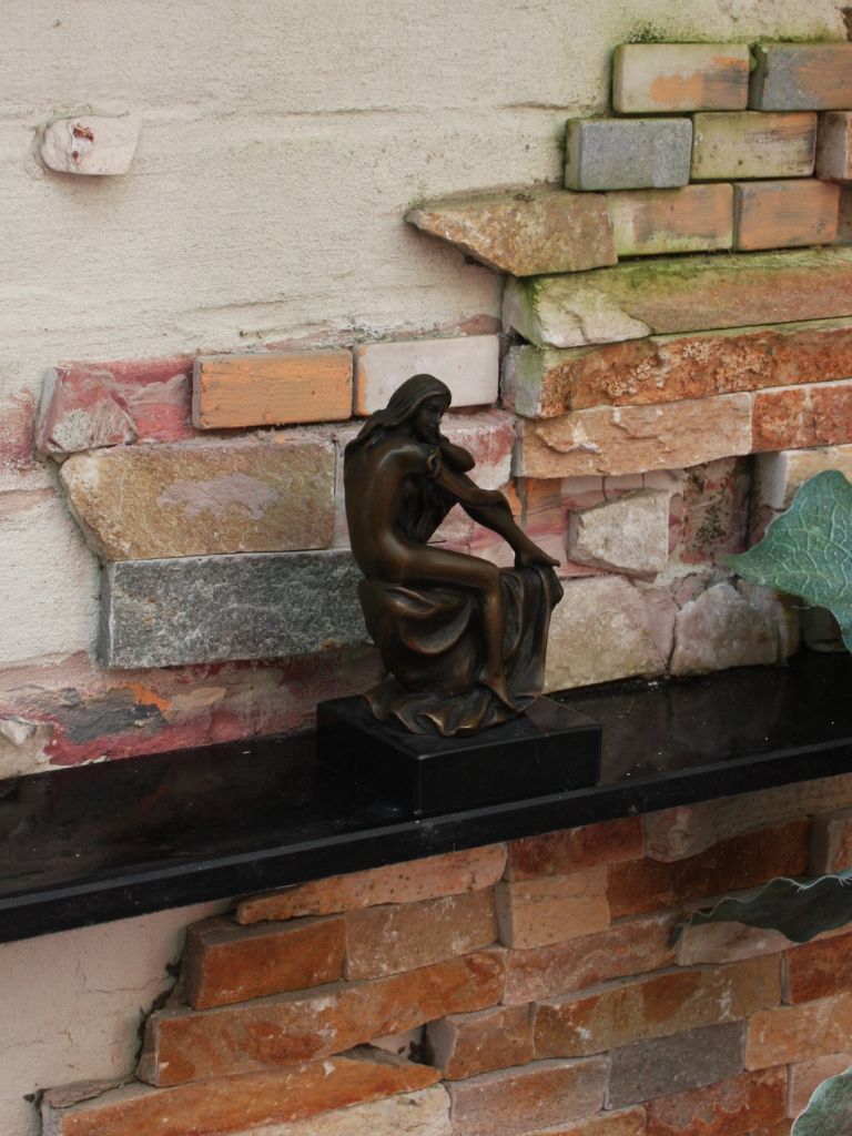 Bronzen Beeld - Zittende Dame - Miguel Fernando Lopez