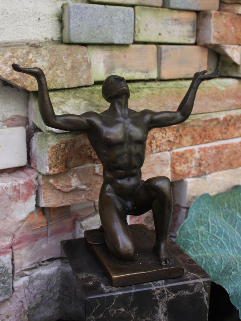 Bronzen Beeld - Geknielde Man